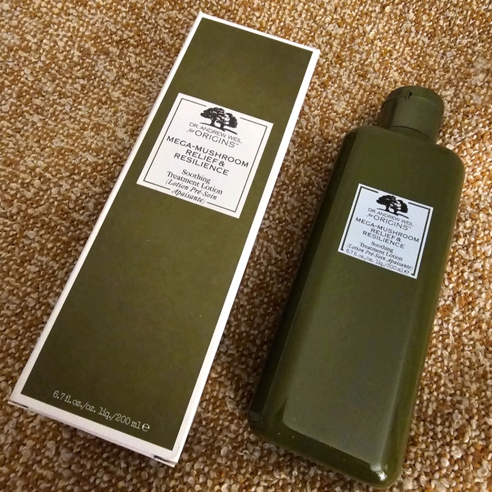 NEW Origins - Mega Mushroom Relief & Resilience Soothing Treatment Lotion